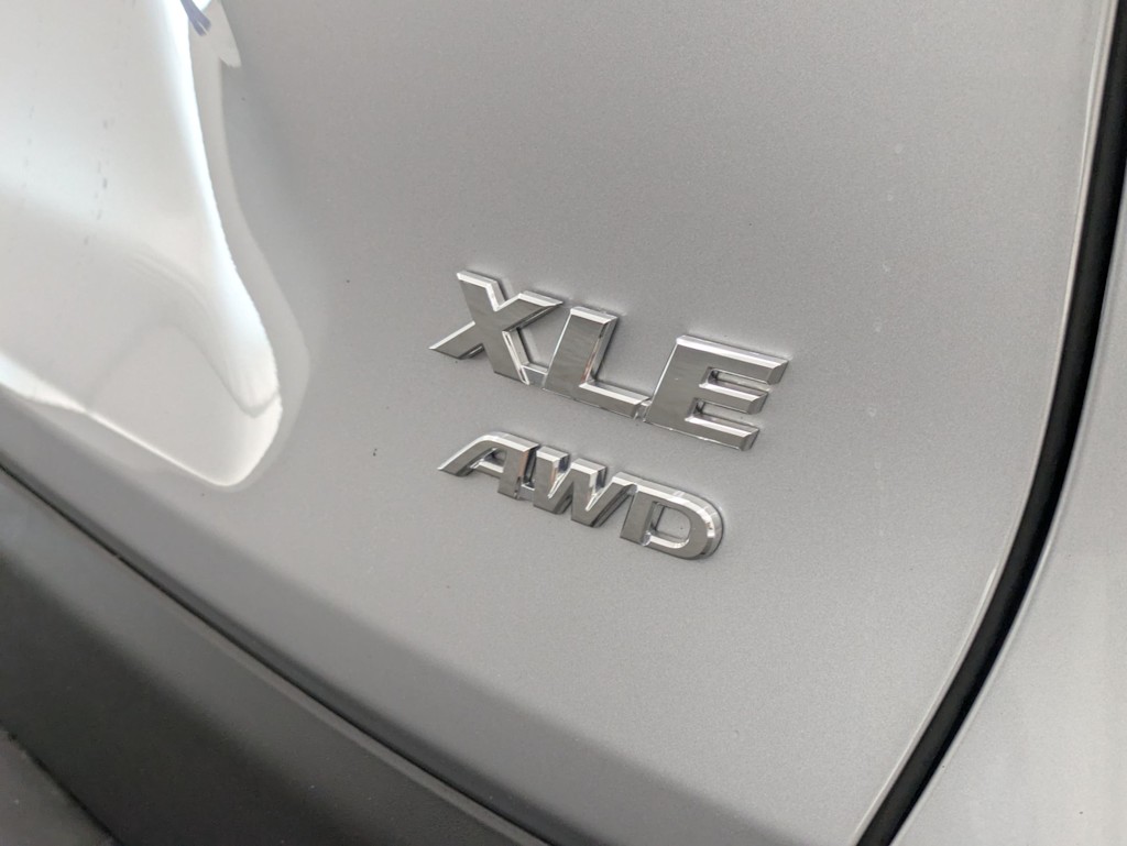 Thumbnail: 2019 Toyota RAV4 - 7