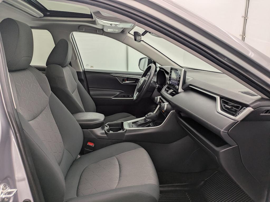 Thumbnail: 2019 Toyota RAV4 - 12