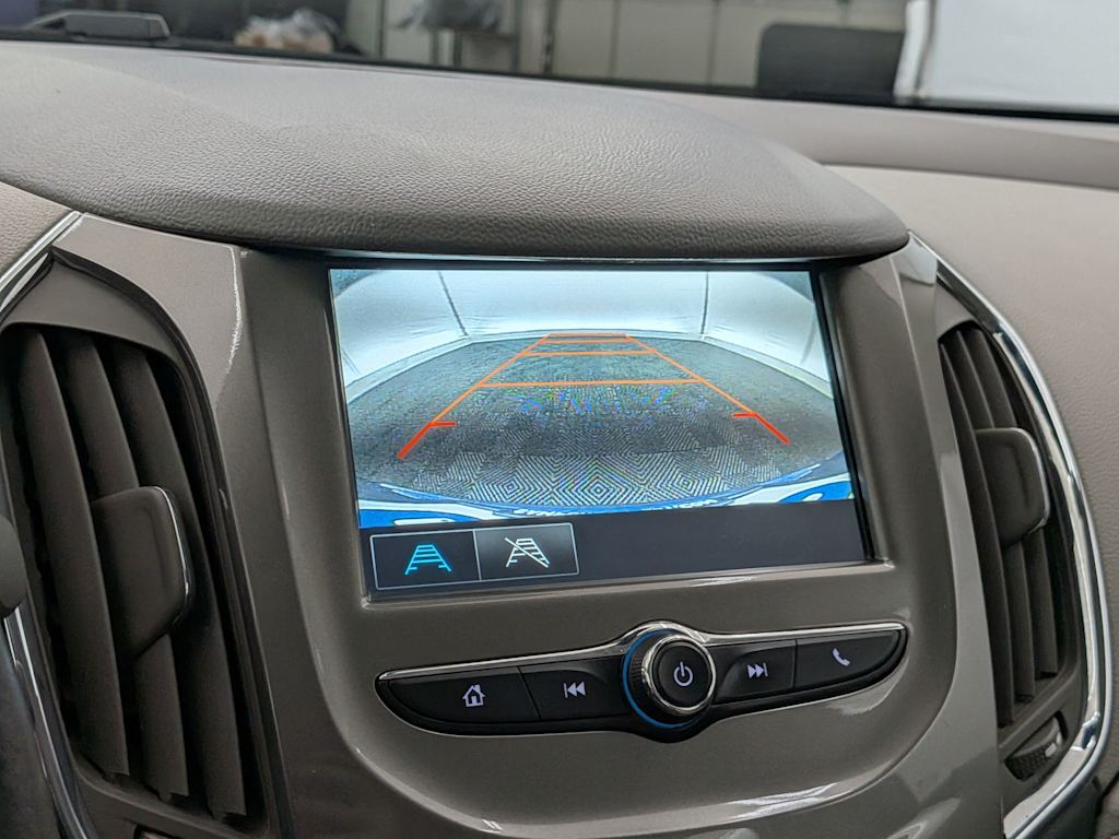 Thumbnail: 2018 Chevrolet Cruze - 32