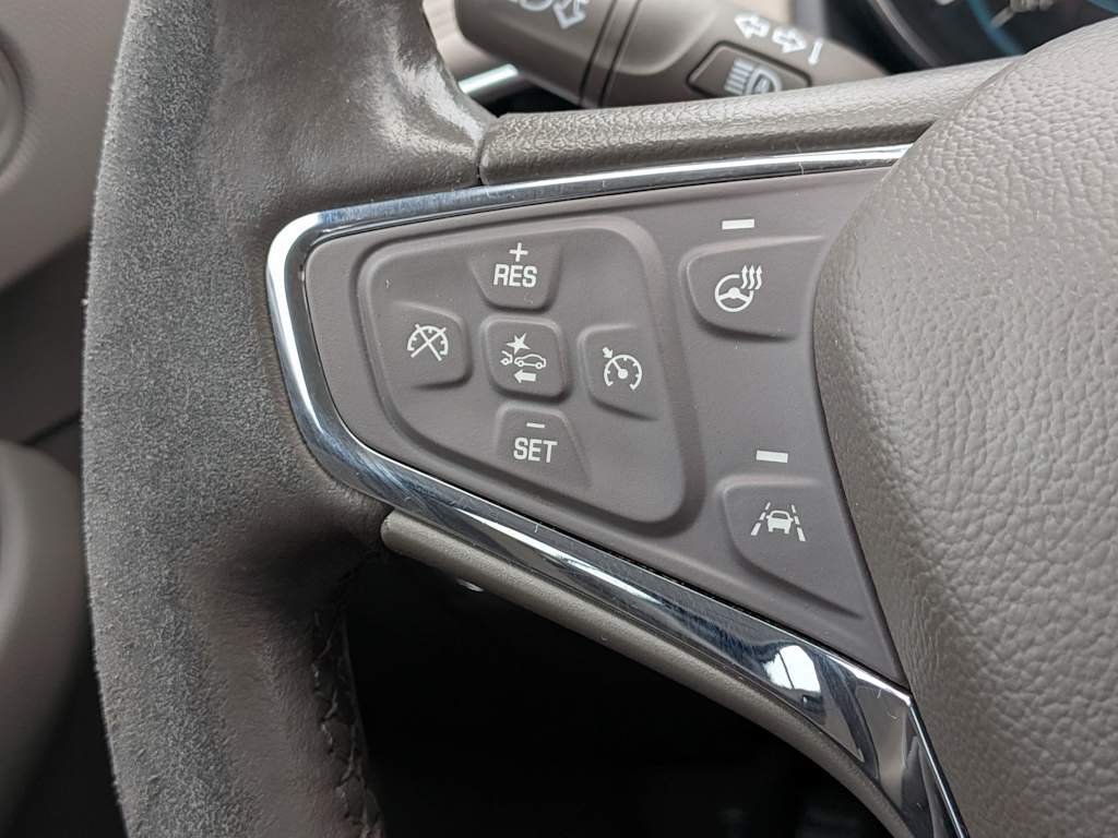 Thumbnail: 2018 Chevrolet Cruze - 30