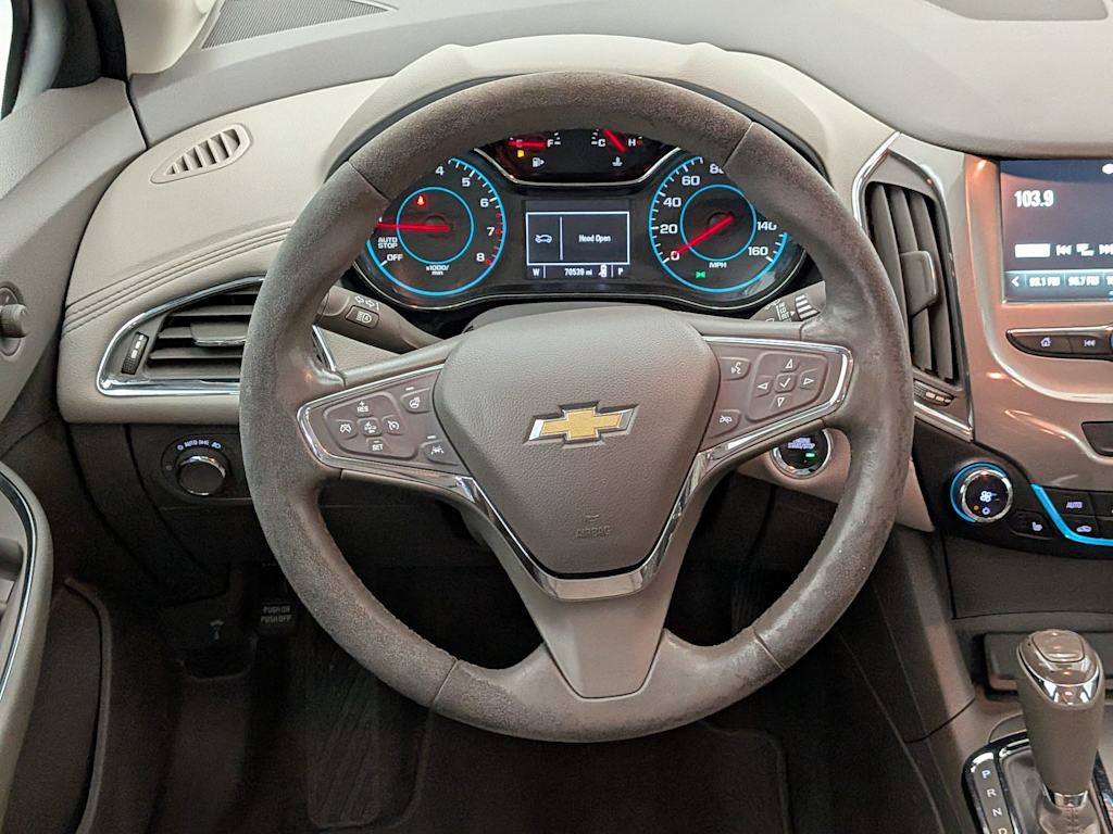 Thumbnail: 2018 Chevrolet Cruze - 13