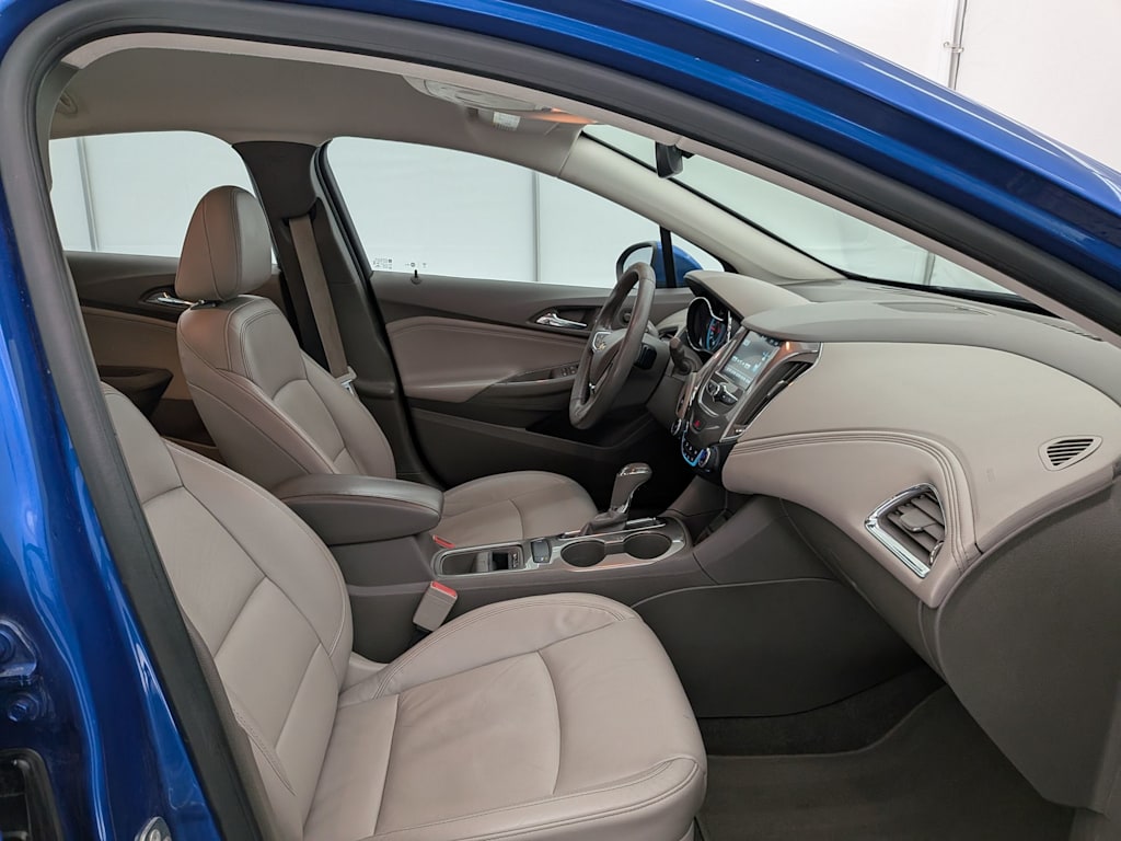 Thumbnail: 2018 Chevrolet Cruze - 11