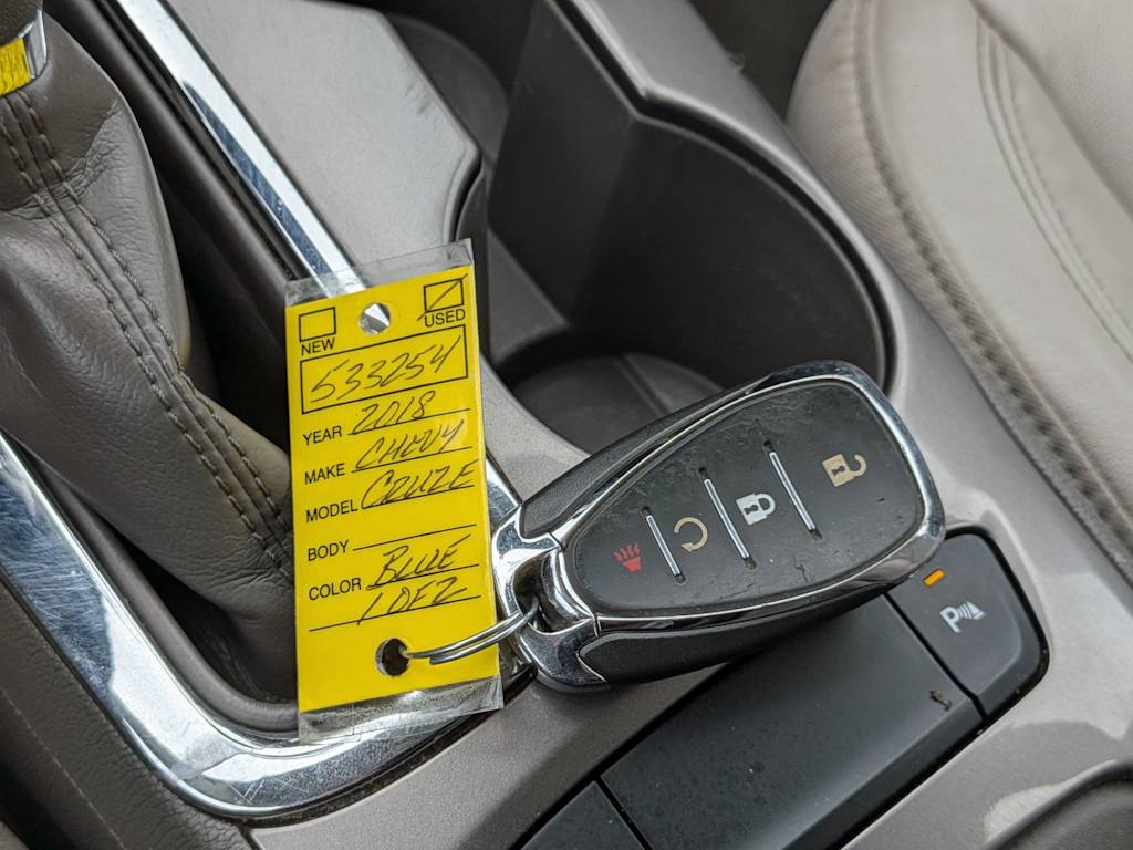 Thumbnail: 2018 Chevrolet Cruze - 18