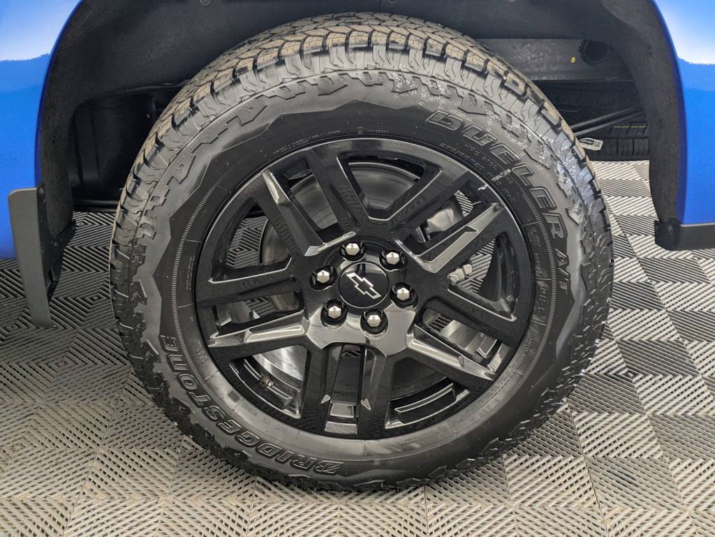 Thumbnail: 2025 Chevrolet Silverado 1500 - 8