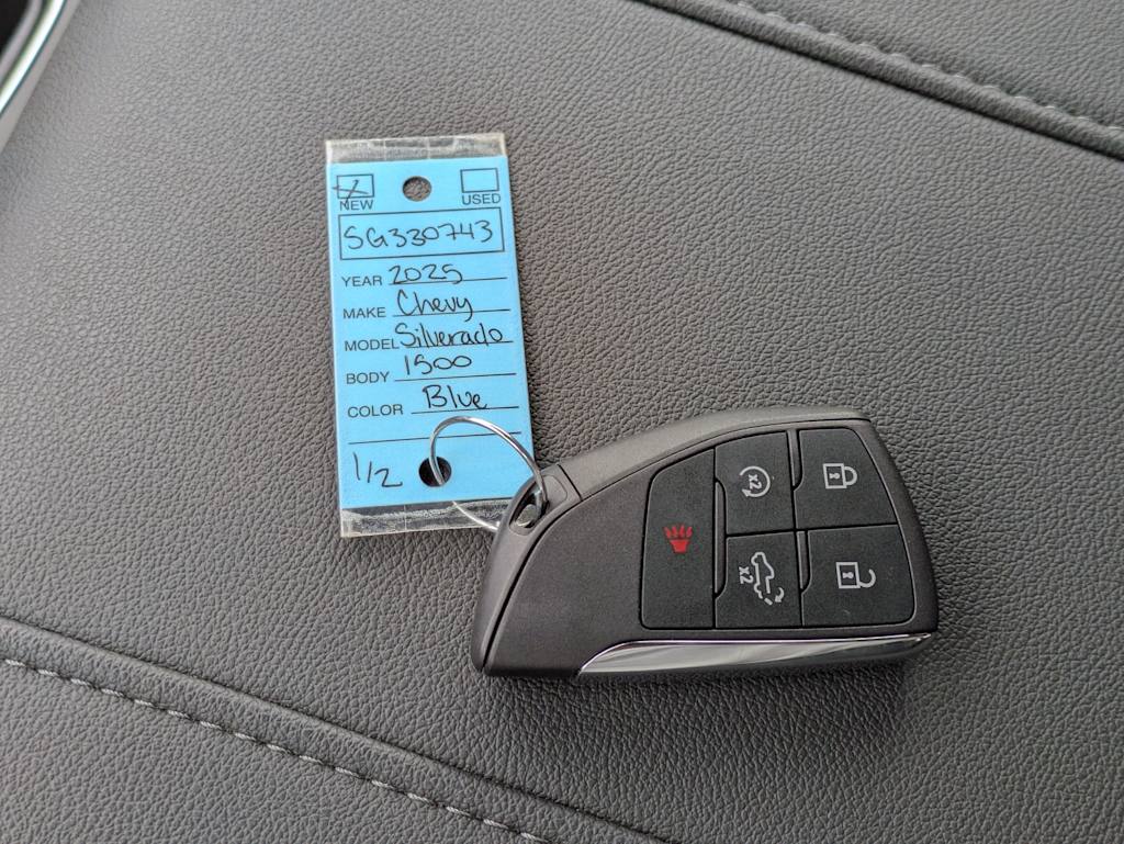 Thumbnail: 2025 Chevrolet Silverado 1500 - 18