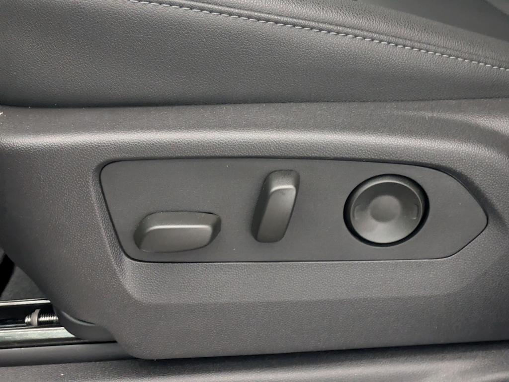 Thumbnail: 2025 Chevrolet Silverado 1500 - 29