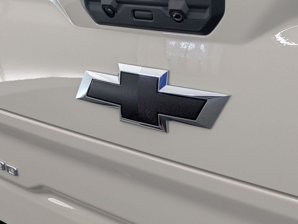 Thumbnail: 2026 Chevrolet Silverado 1500 - 26