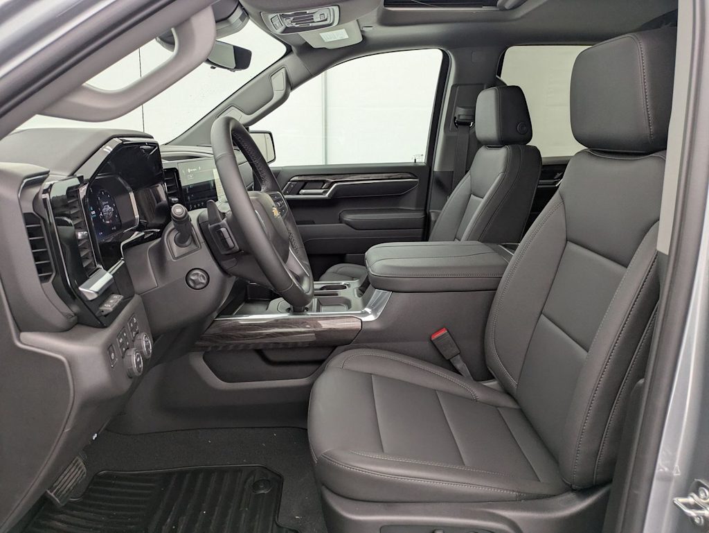 Thumbnail: 2026 Chevrolet Silverado 1500 - 11