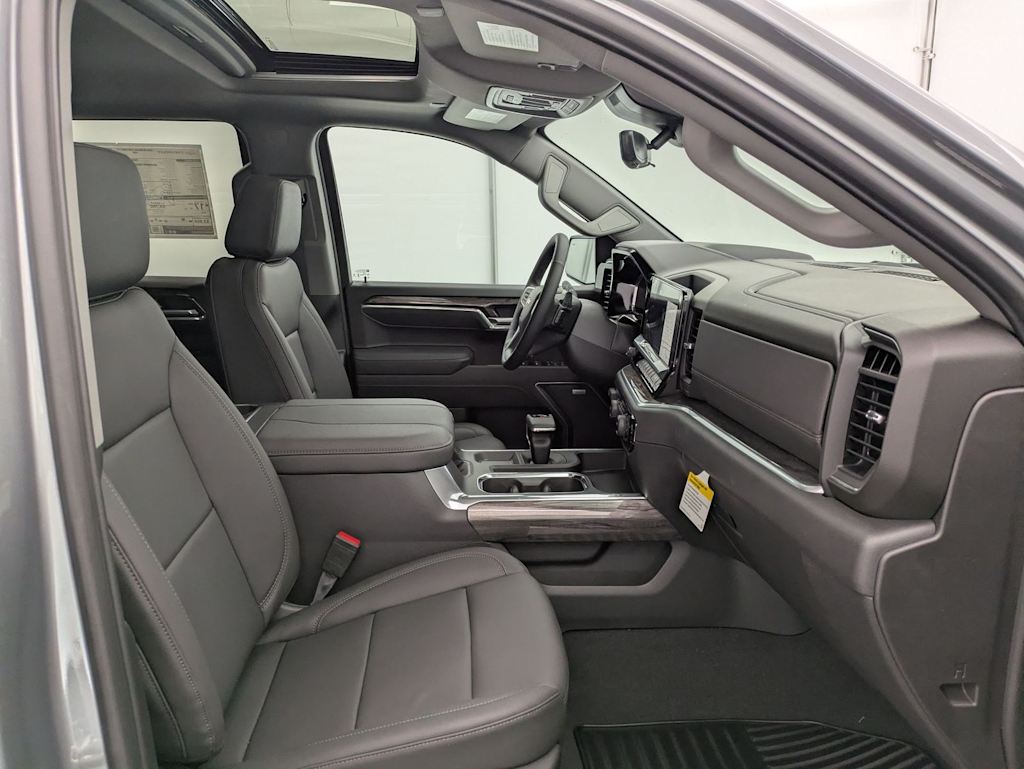 Thumbnail: 2026 Chevrolet Silverado 1500 - 12