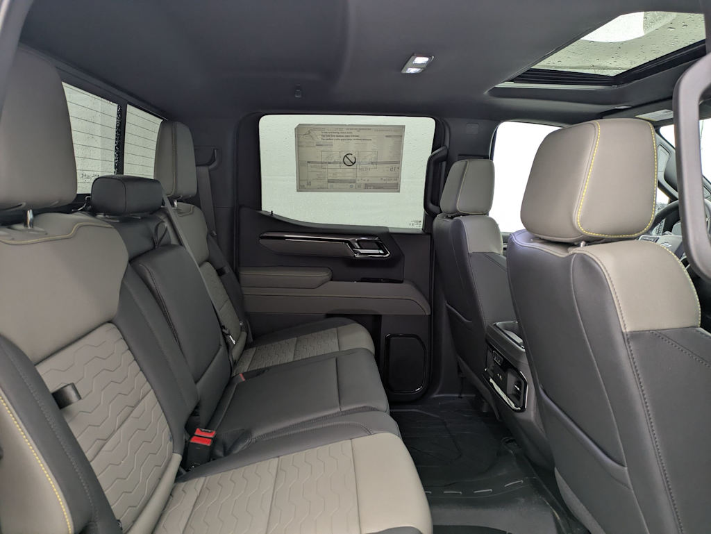 Thumbnail: 2026 Chevrolet Silverado 1500 - 32