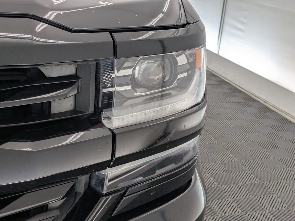 Thumbnail: 2017 Chevrolet Silverado 1500 - 21