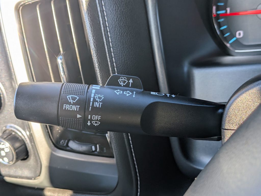 Thumbnail: 2018 Chevrolet Silverado 1500 - 32