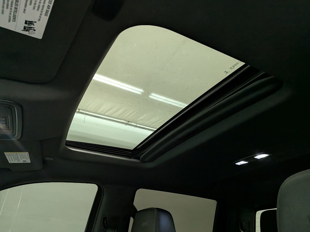 Thumbnail: 2020 Chevrolet Silverado 1500 - 30