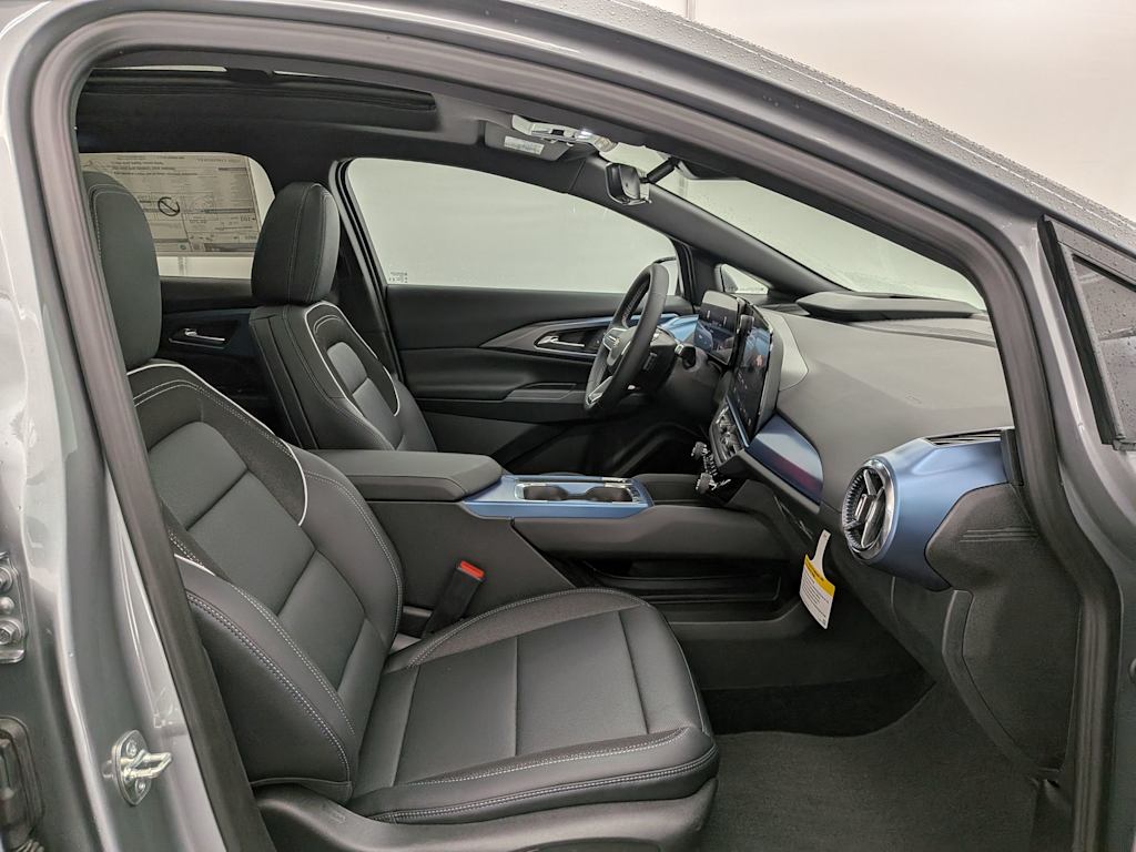 Thumbnail: 2026 Chevrolet Equinox - 12