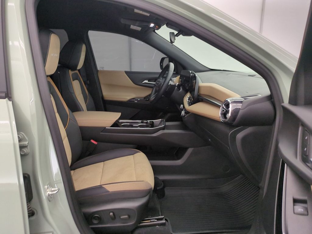 Thumbnail: 2026 Chevrolet Equinox - 12