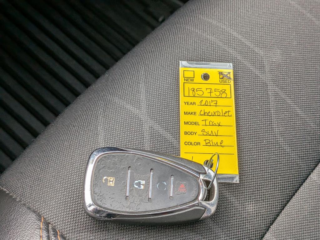 Thumbnail: 2017 Chevrolet Trax - 16