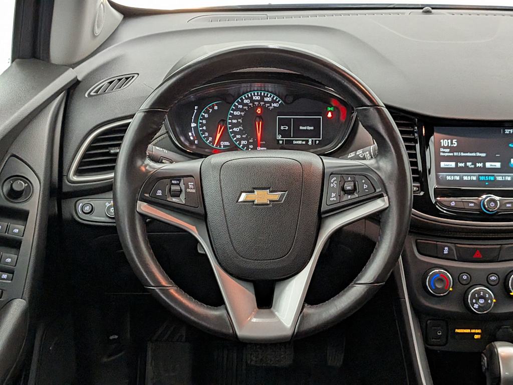 Thumbnail: 2017 Chevrolet Trax - 8