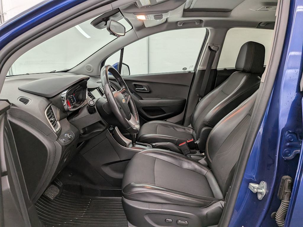 Thumbnail: 2017 Chevrolet Trax - 9