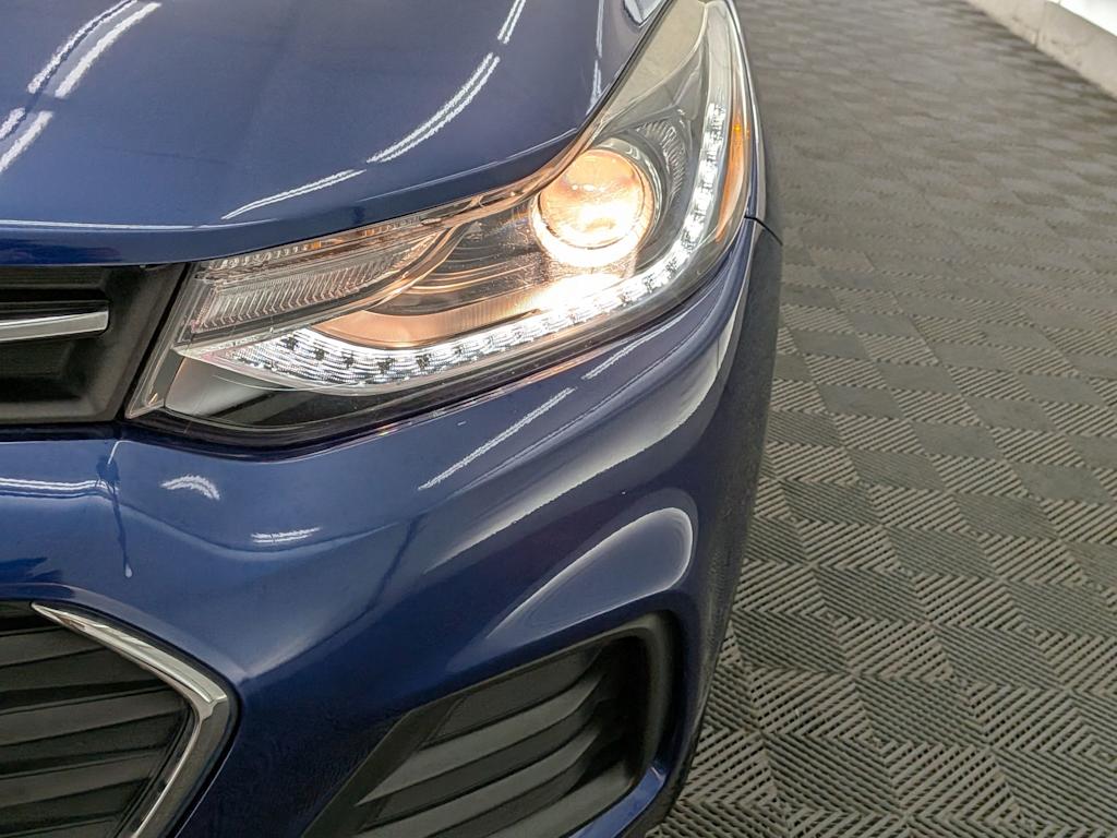 Thumbnail: 2017 Chevrolet Trax - 21