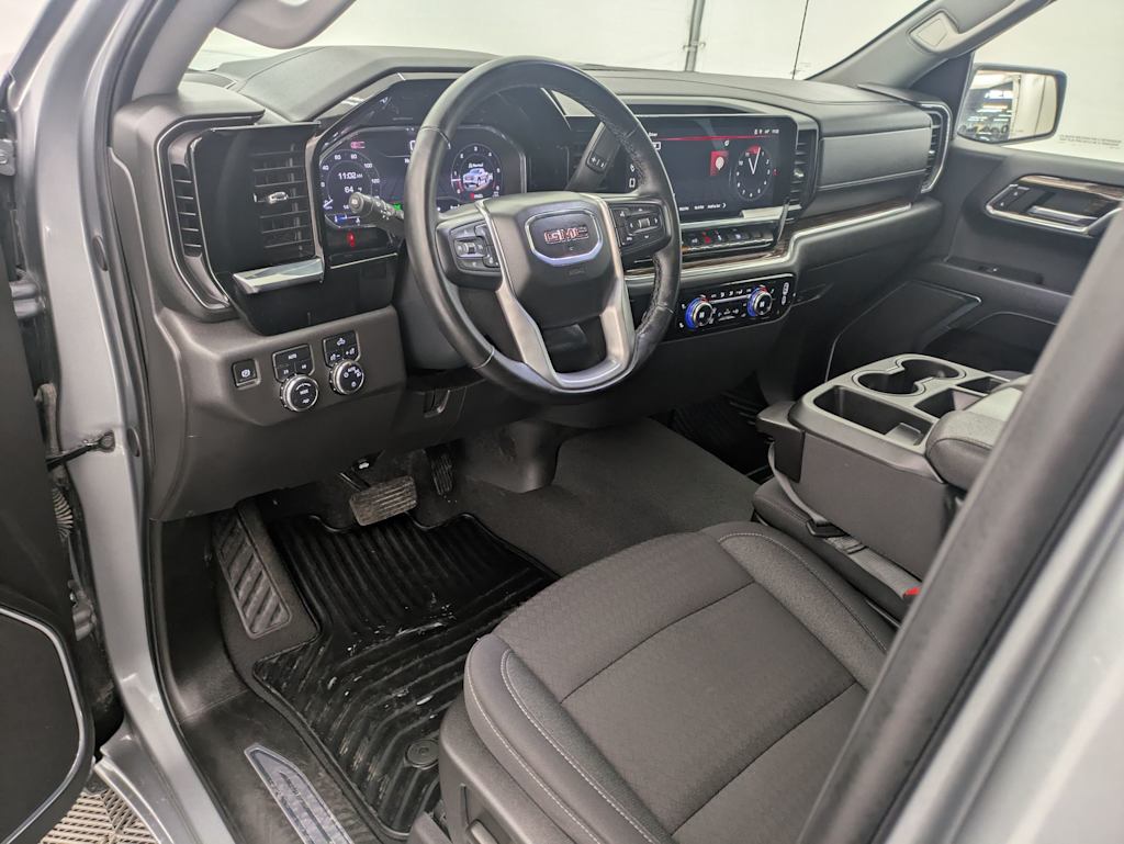 2024 GMC Sierra 1500 SLE 2