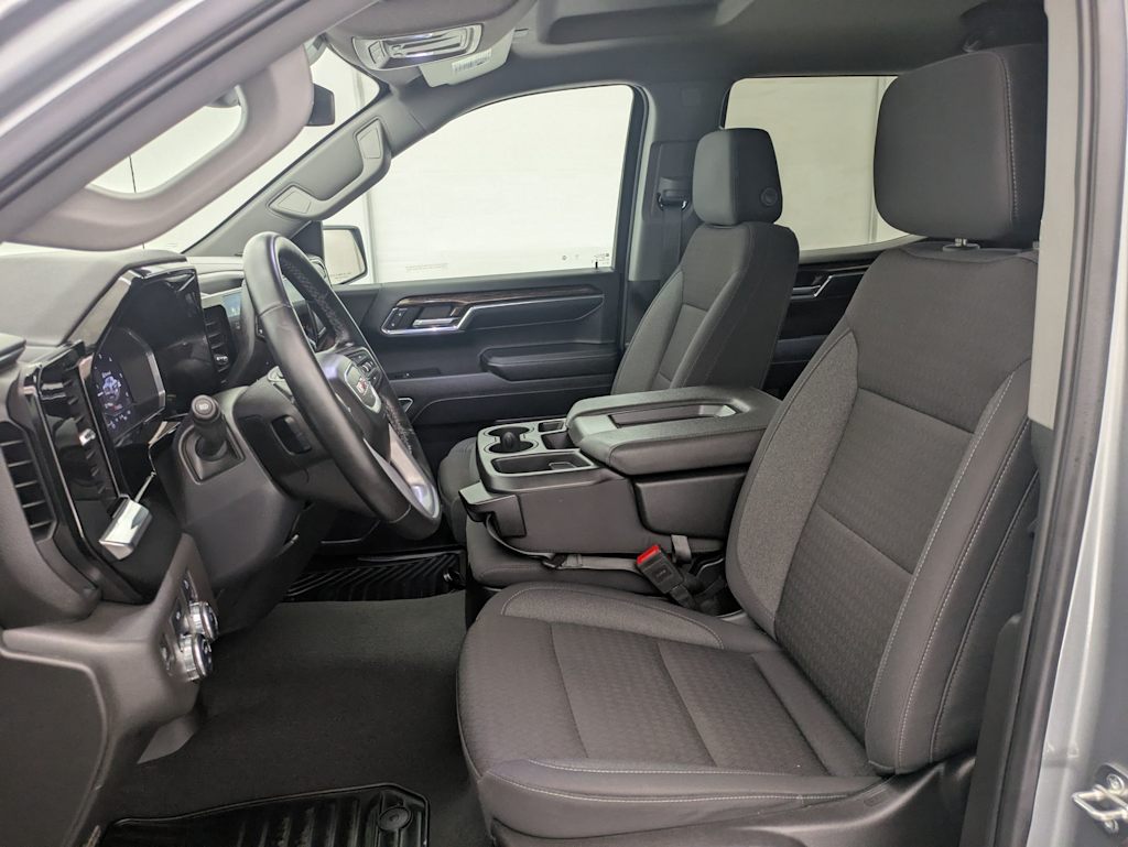 2024 GMC Sierra 1500 SLE 11