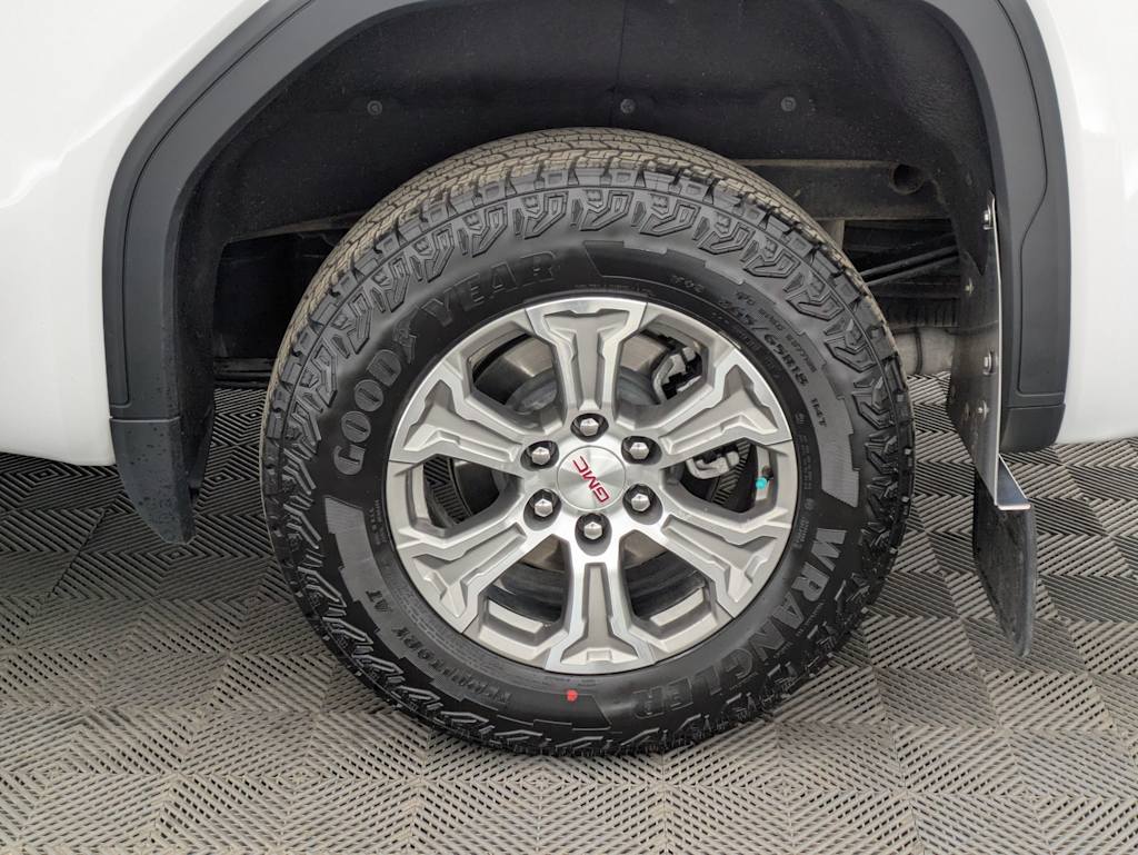 2024 GMC Sierra 1500 SLE 8
