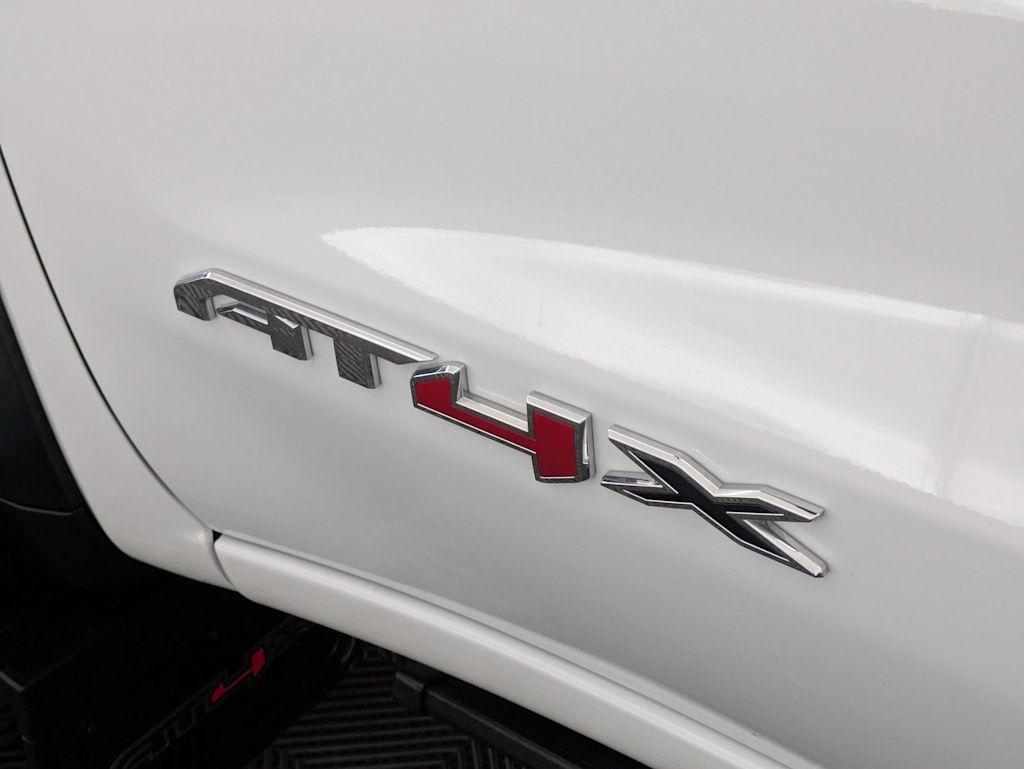 2025 GMC Sierra 1500 AT4X 7