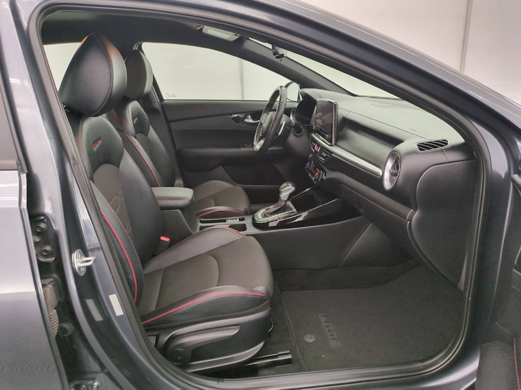 Thumbnail: 2023 Kia Forte - 12