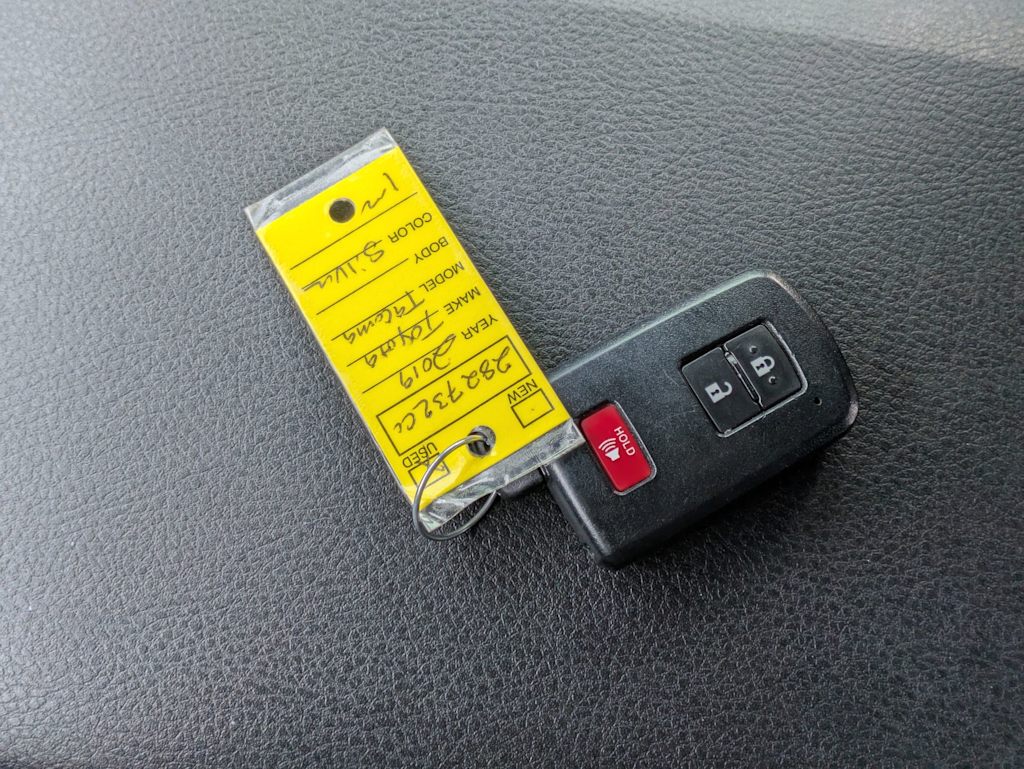 Thumbnail: 2019 Toyota Tacoma - 19