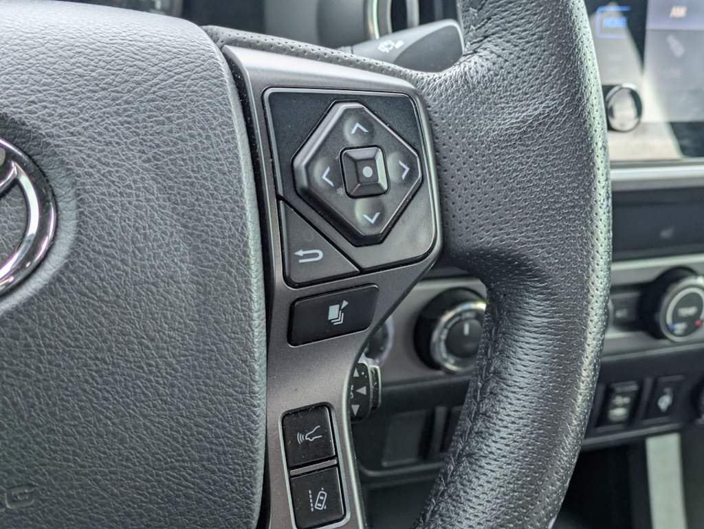 Thumbnail: 2019 Toyota Tacoma - 32