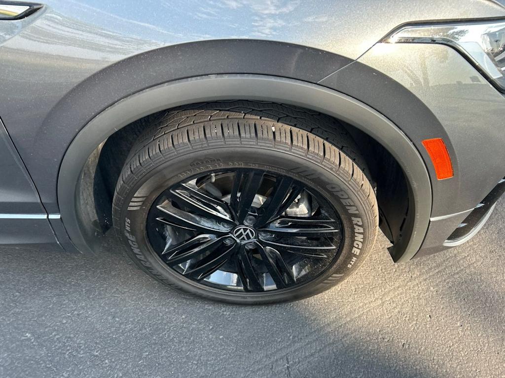 Thumbnail: 2022 Volkswagen Tiguan - 4