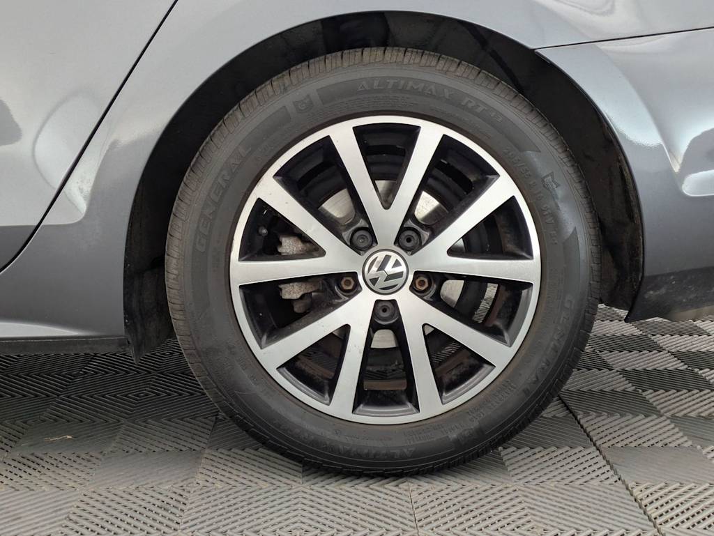 Thumbnail: 2017 Volkswagen Jetta - 8