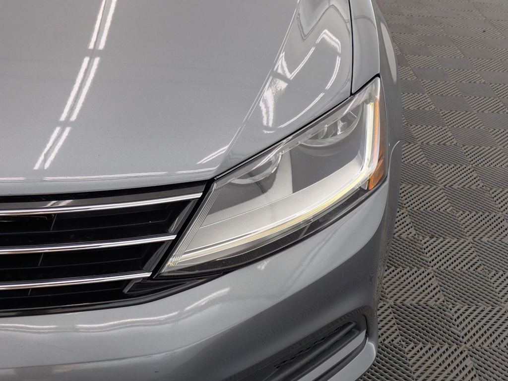 Thumbnail: 2017 Volkswagen Jetta - 24