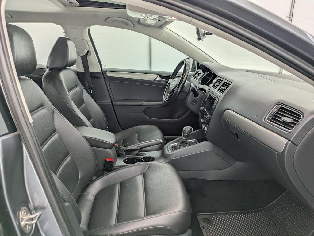 Thumbnail: 2017 Volkswagen Jetta - 12