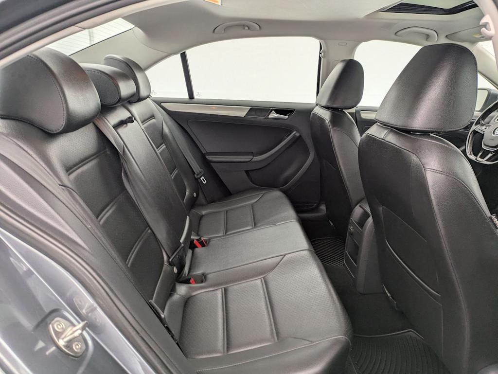 Thumbnail: 2017 Volkswagen Jetta - 30
