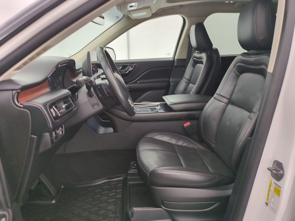 Thumbnail: 2023 Lincoln Aviator - 11