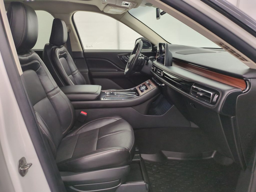 Thumbnail: 2023 Lincoln Aviator - 12