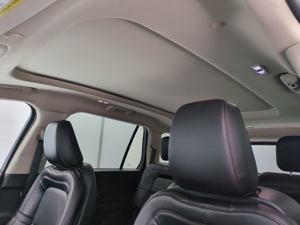 Thumbnail: 2023 Lincoln Aviator - 25