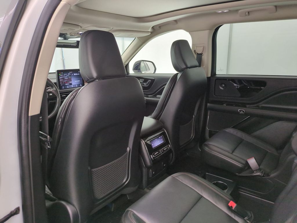 Thumbnail: 2023 Lincoln Aviator - 13