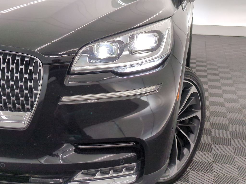 Thumbnail: 2020 Lincoln Aviator - 24