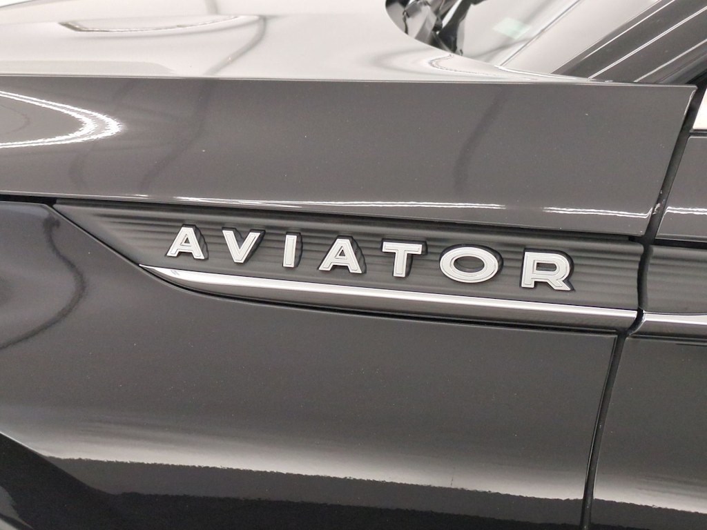 Thumbnail: 2020 Lincoln Aviator - 7