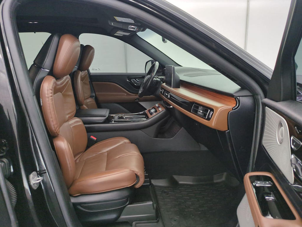 Thumbnail: 2020 Lincoln Aviator - 12