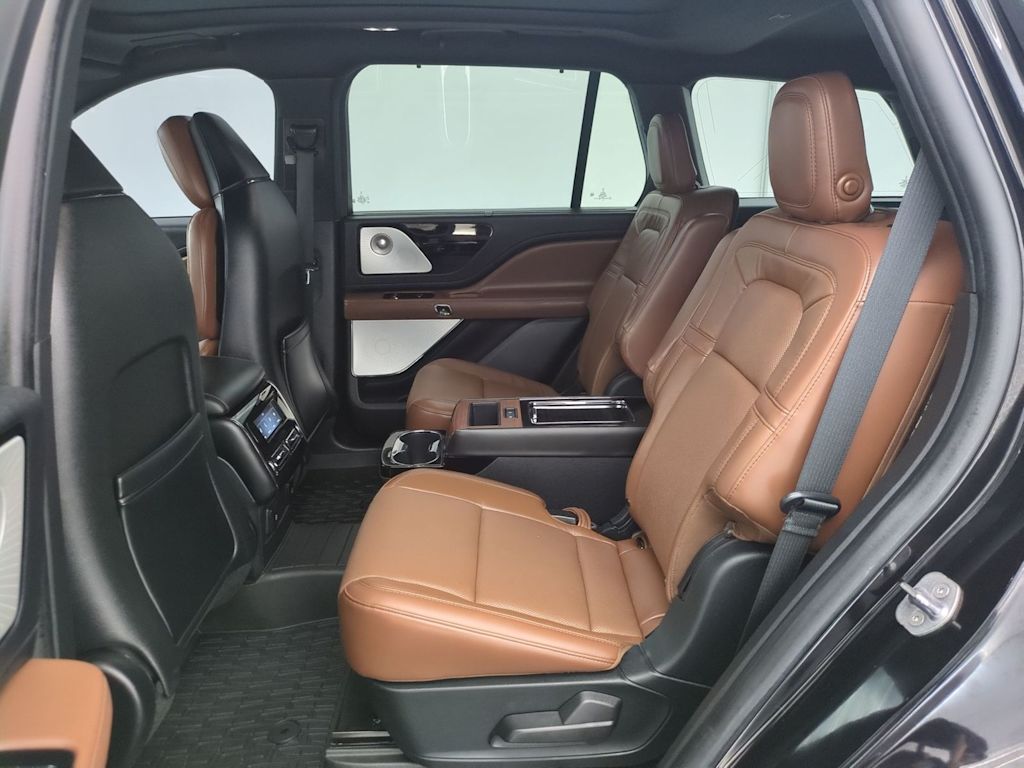 Thumbnail: 2020 Lincoln Aviator - 27