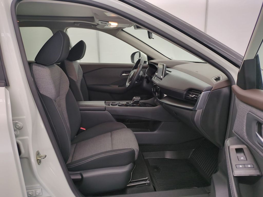 Thumbnail: 2021 Nissan Rogue - 12