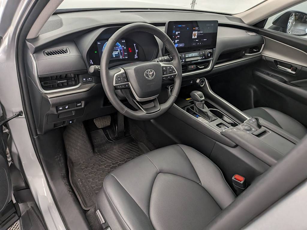 Thumbnail: 2024 Toyota Grand Highlander - 2