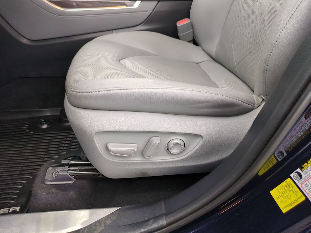 Thumbnail: 2020 Toyota Highlander - 25