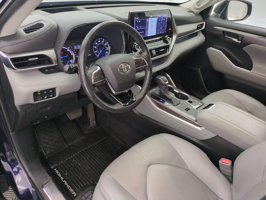 Thumbnail: 2020 Toyota Highlander - 2
