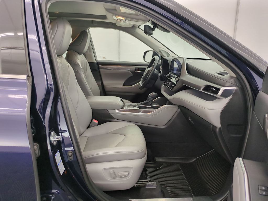 Thumbnail: 2020 Toyota Highlander - 12