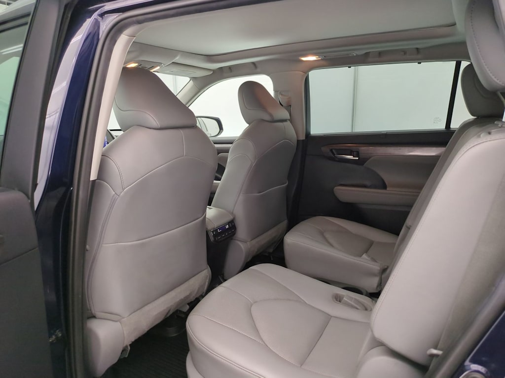 Thumbnail: 2020 Toyota Highlander - 13