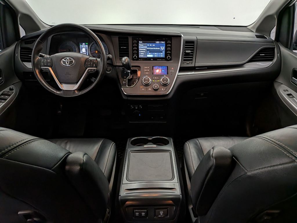 Thumbnail: 2019 Toyota Sienna - 10